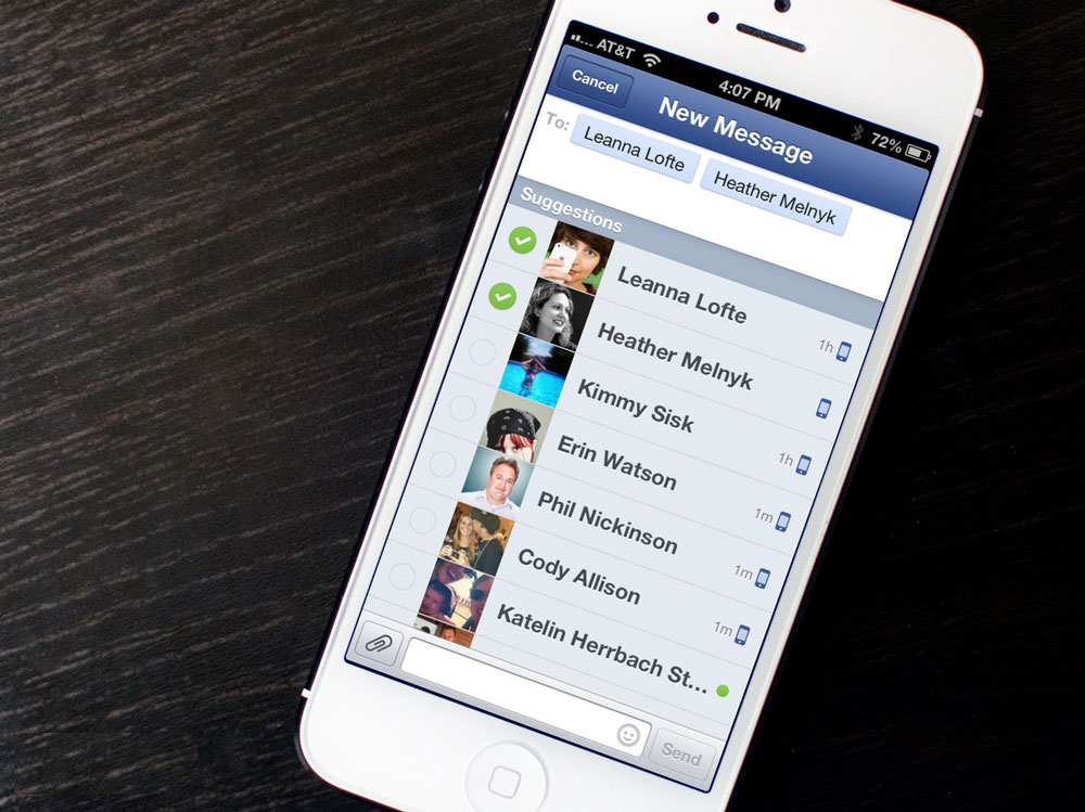 facebook_group_chat_iphone_hero