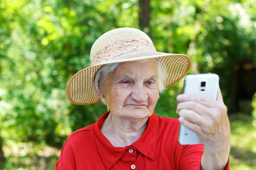 phone-grandma