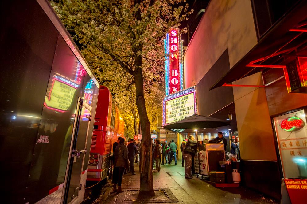 how to meet people in seattle